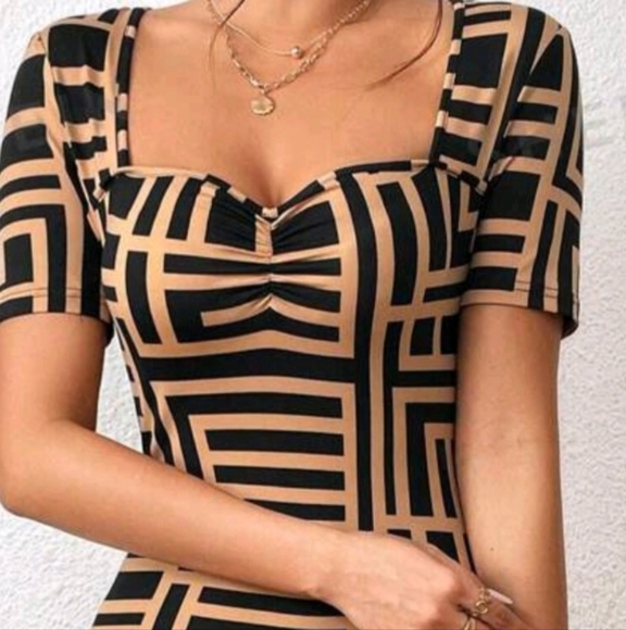 Geometric Patterned Black and Beige Dress - Picture 5 of 5